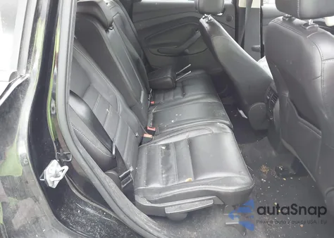 2017 Ford Escape Titanium z USA, uszkodzony, nr VIN 1FMCU9J97HUB65711